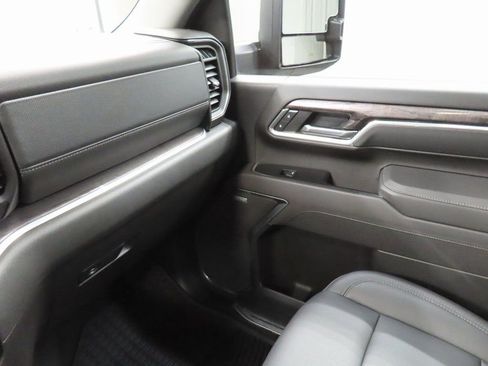 Used 2025 Chevrolet Silverado 2500 LTZ w/ Trail Boss Package image 24