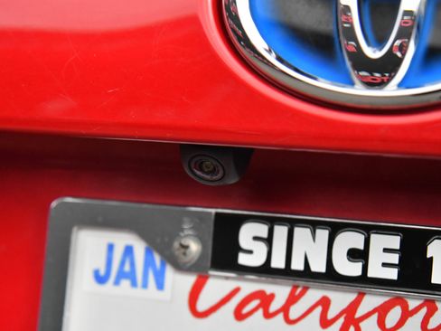 Used 2021 Toyota Prius LE image 34