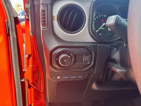 Used 2025 Jeep Wrangler Unlimited Sport S 4xe image 32