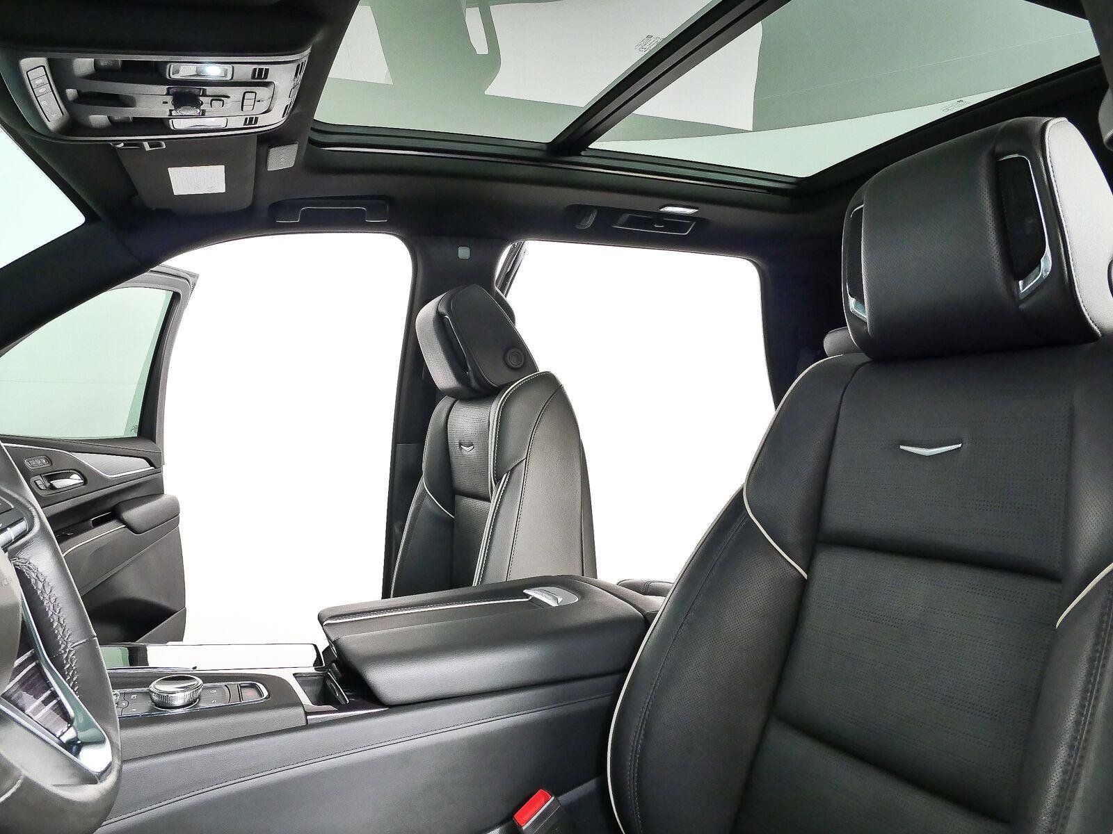 Used 2023 Cadillac Escalade Sport w/ Touring Package AWD/4WD image 5