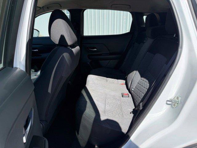 Used 2025 Nissan Kicks SV w/ Illumination Package AWD/4WD image 8