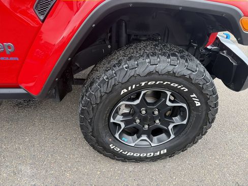 Used 2023 Jeep Wrangler Unlimited Rubicon 4xe w/ Cold Weather Group AWD/4WD image 34