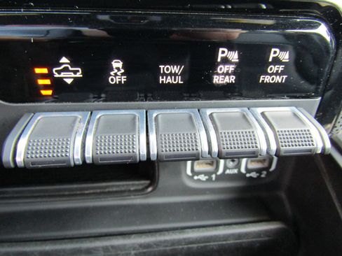 Used 2021 RAM 1500 Limited w/ Body Color Bumper Group image 35