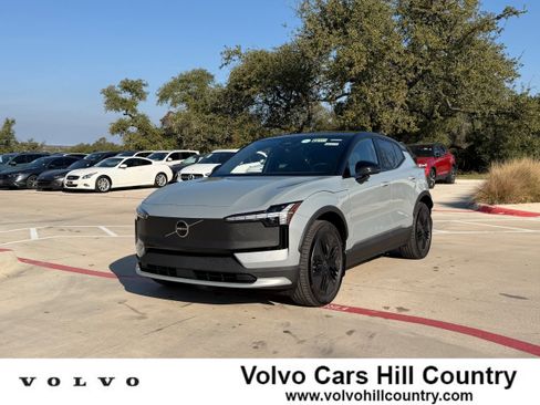 Used 2026 Volvo EX30 Cross Country Ultra w/ Protection Package Premier image 1