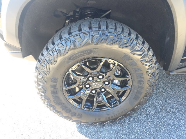 New 2026 Chevrolet Colorado ZR2 w/ Midnight Edition AWD/4WD image 12