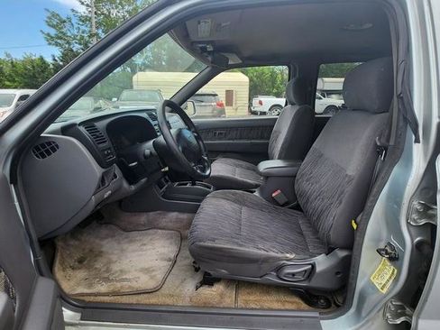 Used 2000 Nissan Frontier XE RWD image 10
