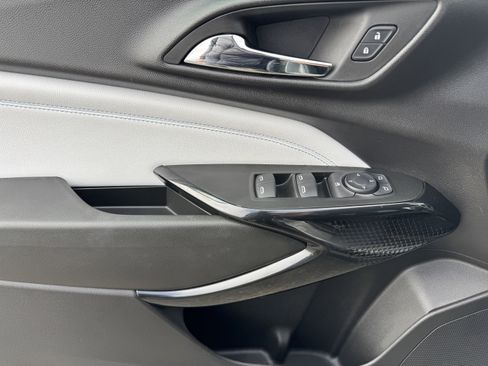 Used 2025 Chevrolet Trax LT image 10