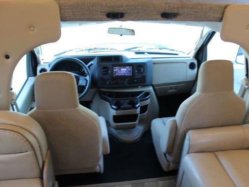 Used 2022 Ford E-450 and Econoline 450 Super Duty w/ Motorhome Prep Package image 17