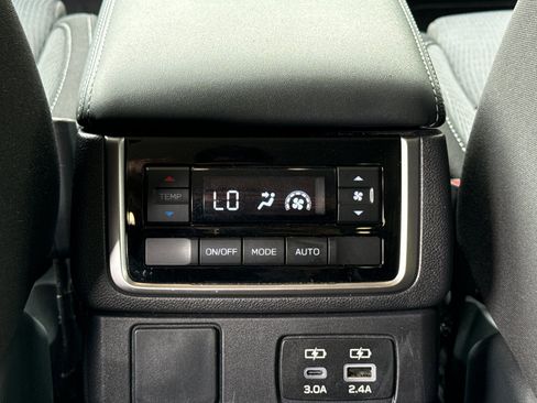 Used 2025 Subaru Ascent Premium AWD/4WD image 16