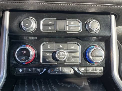 Used 2022 GMC Yukon Denali w/ Denali Premium Package RWD image 32