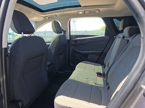 Used 2022 Ford Escape SE w/ SE Sport Appearance Package AWD/4WD image 4