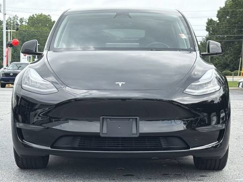 Used 2023 Tesla Model Y AWD image 8