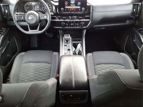 Used 2022 Nissan Pathfinder S FWD image 12