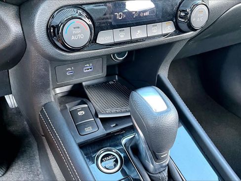 Certified 2023 Nissan Kicks SR FWD image 32