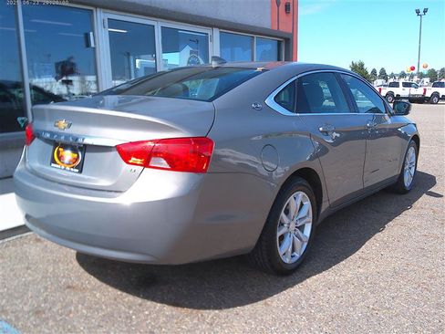 Used 2019 Chevrolet Impala LT FWD image 3