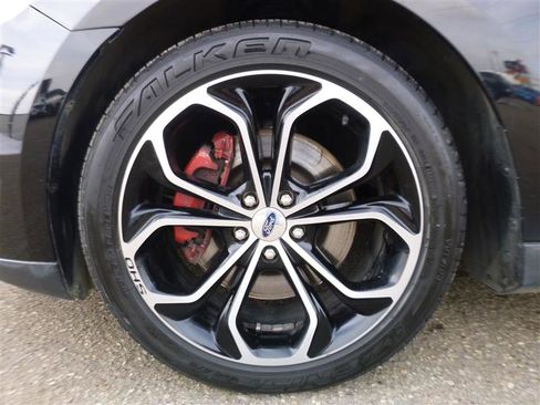 Used 2018 Ford Taurus SHO w/ Sho Performance Package image 21