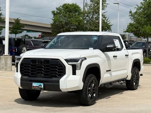 Used 2023 Toyota Tundra SR5 w/ SR5 Convenience Package image 8