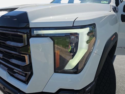 Used 2026 GMC Sierra 2500 AT4X AWD/4WD image 28