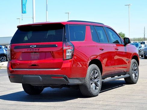 Used 2024 Chevrolet Tahoe Z71 w/ Luxury Package AWD/4WD image 3