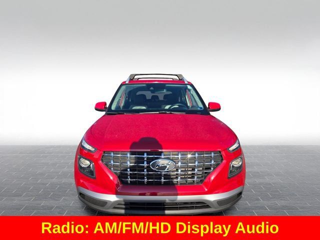 Used 2022 Hyundai Venue SEL FWD image 2