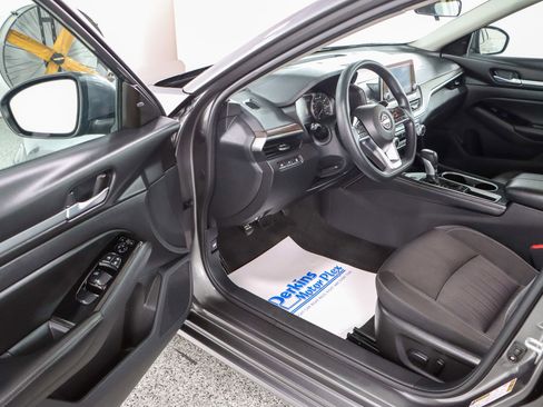 Used 2023 Nissan Altima 2.5 SV image 3