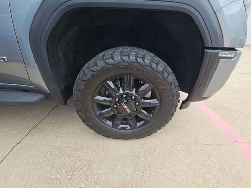 Used 2024 GMC Sierra 2500 AT4 w/ AT4 Premium Plus Package image 3