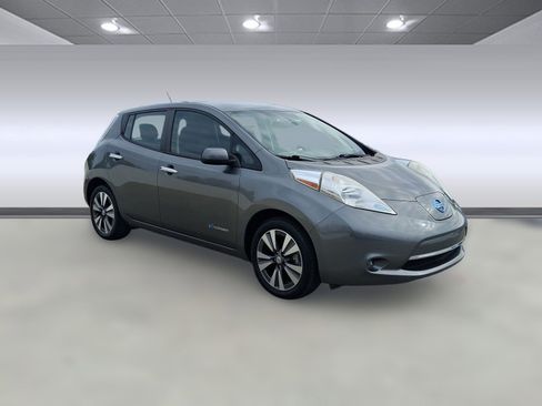 Used 2015 Nissan Leaf SV image 6