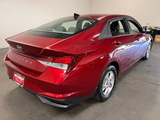 Used 2023 Hyundai Elantra SE FWD image 3