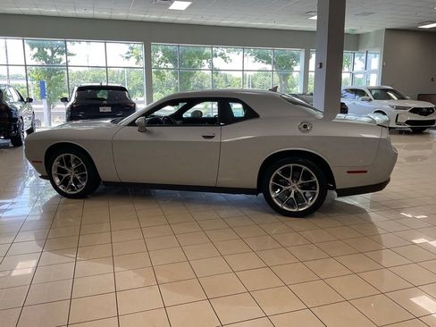 Used 2020 Dodge Challenger SXT w/ Plus Package RWD image 5
