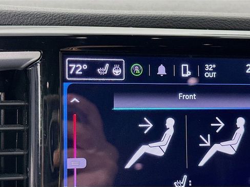 Certified 2024 Chrysler Pacifica Touring-L image 27