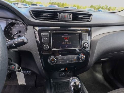 Used 2020 Nissan Rogue Sport S FWD image 19