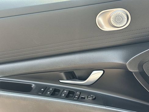 Used 2024 Hyundai Elantra SEL FWD image 30