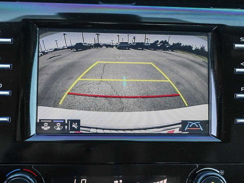 Used 2019 Toyota Camry SE image 23