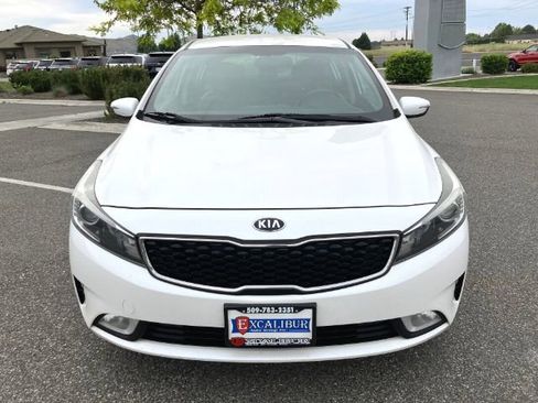 Used 2017 Kia Forte EX FWD image 5