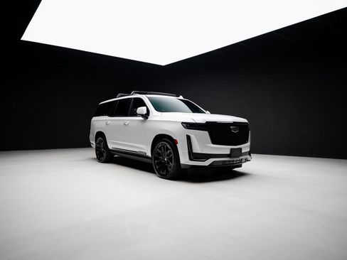 Used 2023 Cadillac Escalade Sport Platinum w/ LPO, ONYX Package AWD/4WD image 92