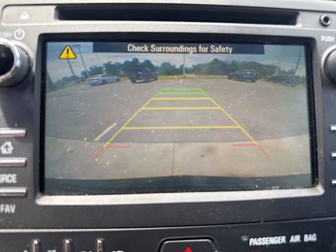 Used 2017 Chevrolet Traverse LT FWD image 16