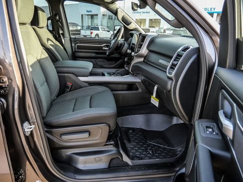 New 2026 RAM 1500 4x4 Crew Cab image 14