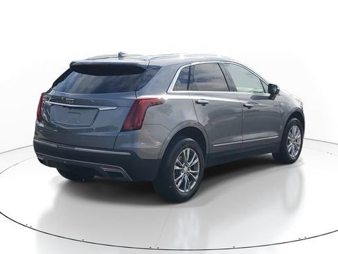 Certified 2022 Cadillac XT5 Premium Luxury w/ LPO, Floor Liner Package AWD/4WD image 4
