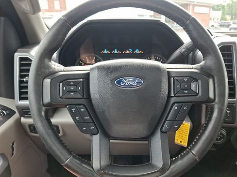 Used 2018 Ford F150 XLT w/ Equipment Group 302A Luxury AWD/4WD image 21
