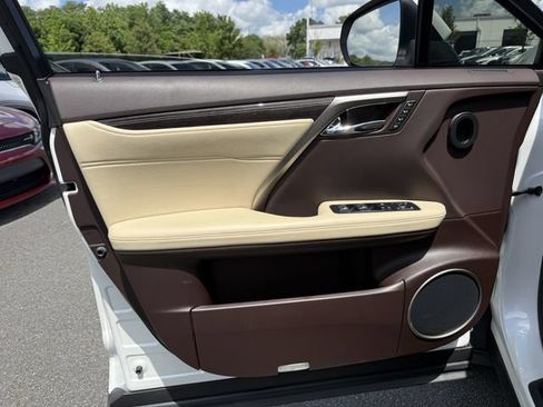 Used 2018 Lexus RX 350L Luxury w/ Accessory Package FWD image 10