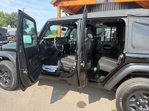 Used 2020 Jeep Wrangler Unlimited Sport AWD/4WD image 7