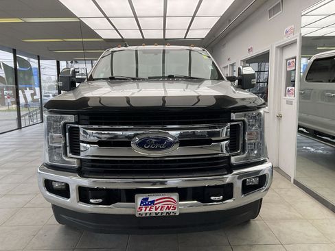 Used 2019 Ford F250 XLT w/ XLT Premium Package AWD/4WD image 2