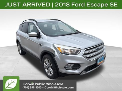 Used 2018 Ford Escape SE w/ SE Sync 3 Package AWD/4WD image 1