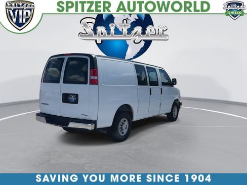 Used 2024 Chevrolet Express 2500 w/ Driver Convenience Package RWD image 9