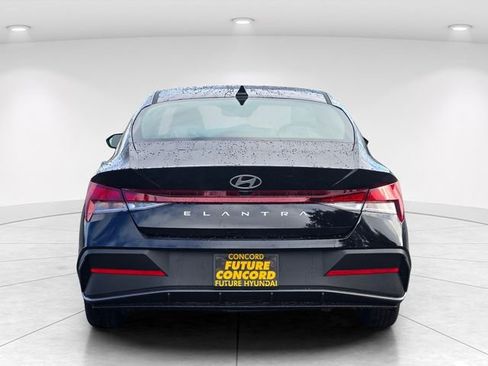 New 2026 Hyundai Elantra SE w/ Cargo Package FWD image 4
