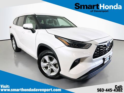 Used 2023 Toyota Highlander LE image 1