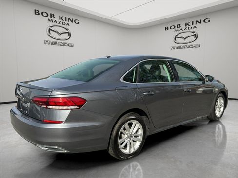 Used 2020 Volkswagen Passat 2.0T SE FWD image 5