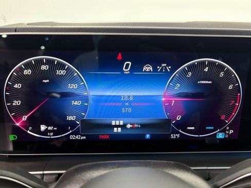 Used 2025 Mercedes-Benz GLS 580 4MATIC image 14