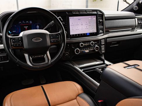 Used 2023 Ford F350 Platinum AWD/4WD image 4