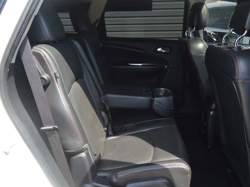 Used 2015 Dodge Journey R/T w/ Flexible Seating Group image 19
